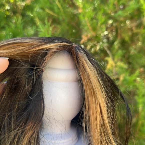 100% Human Hair Natural Ombre Brown and Blonde Wavy Hair Shoulder Length Wig - Picture 14 of 14